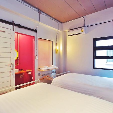 Bloo Hostel Phuket Стая снимка